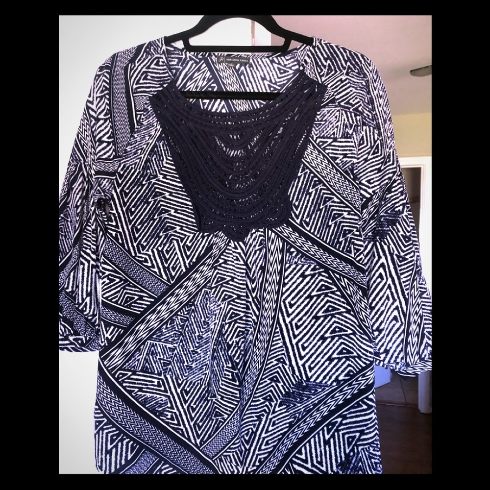 Perfect for Spring! Adrianna Papell resort blouse